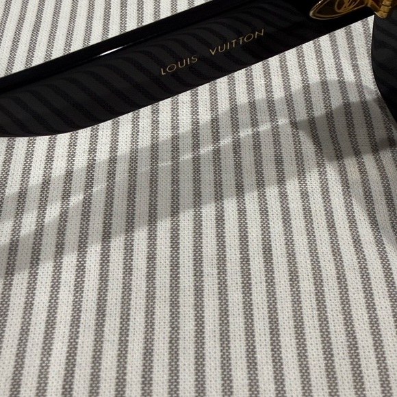 Louis Vuitton Black Sunglasses - Picture 6 of 8